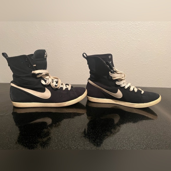 🎉Nike Racquette Mid- womens 8 - Picture 1 of 10